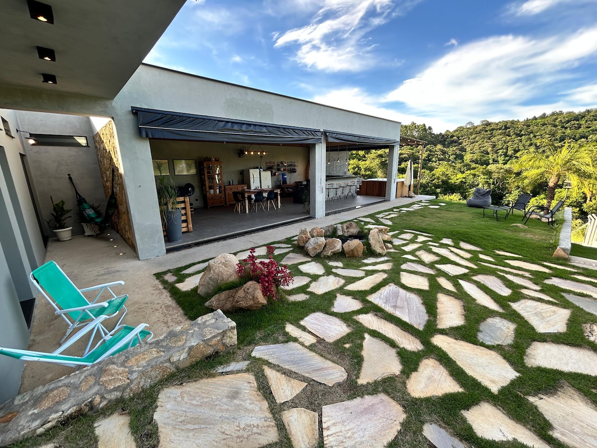 Popular Airbnb listing: Getaway in São Roque with hydro in São Roque