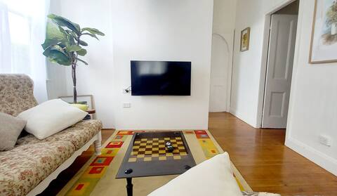 Top performing Airbnb: Renovted 1910s Cottage near Queens Park in Toowoomba Regional