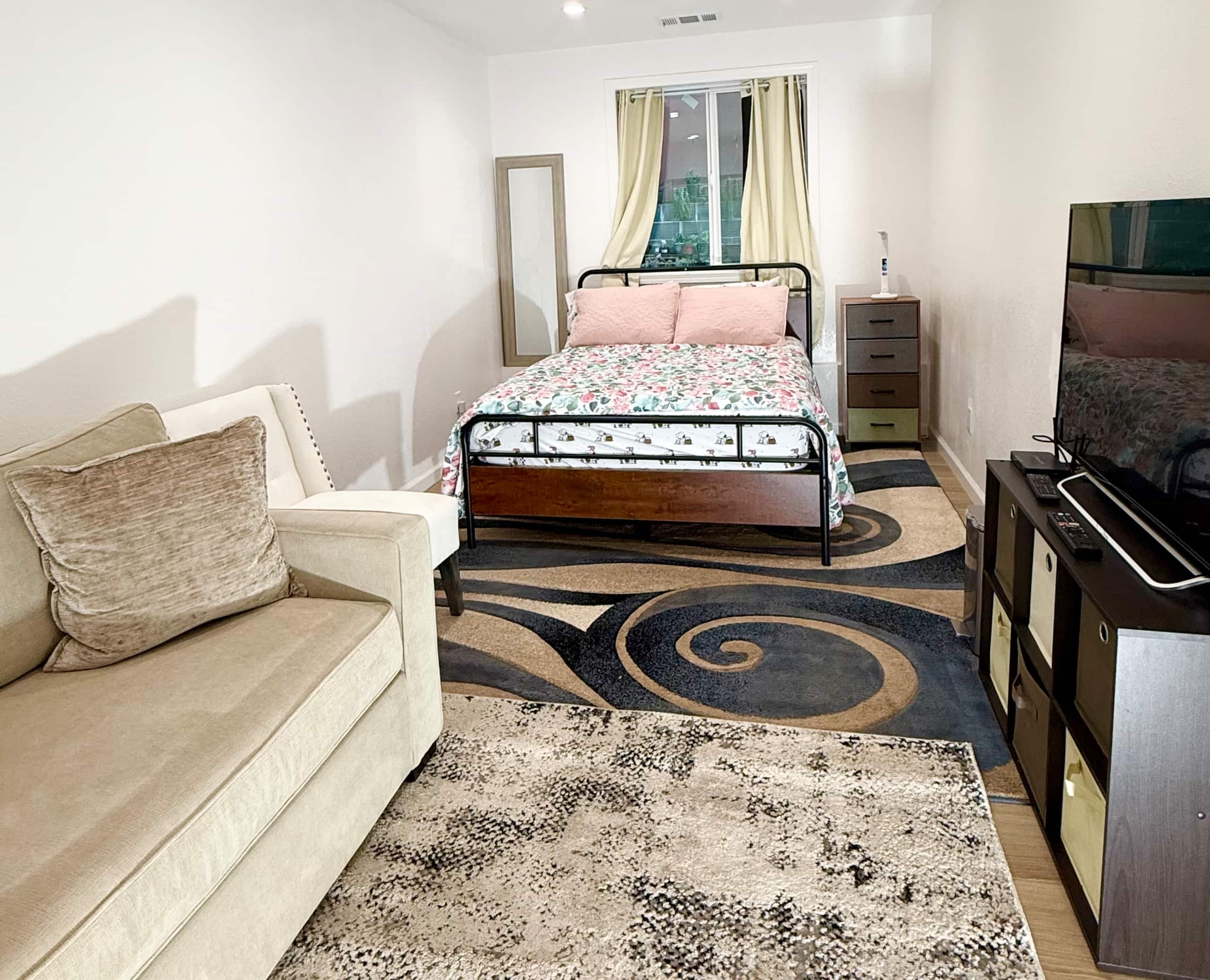 Home in San Francisco · ★4.84 · 2 bedrooms · 3 beds · 2 baths - Image 5