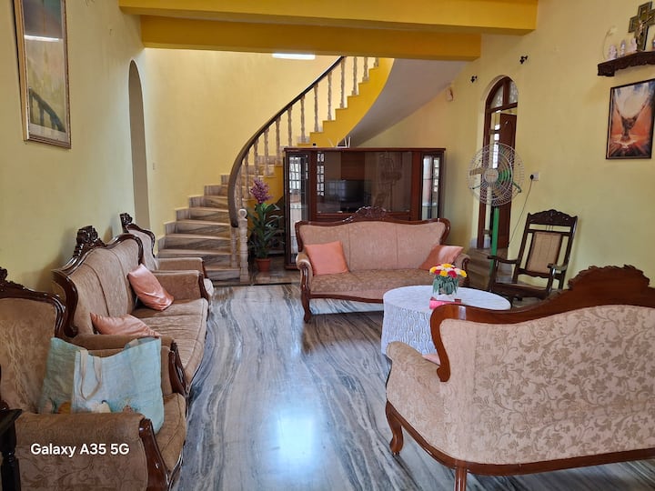 Living room image 3
