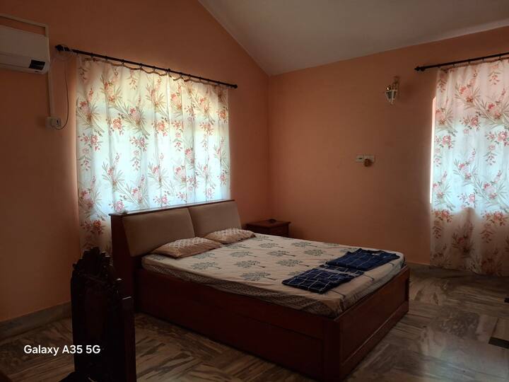 Bedroom 1 image 1