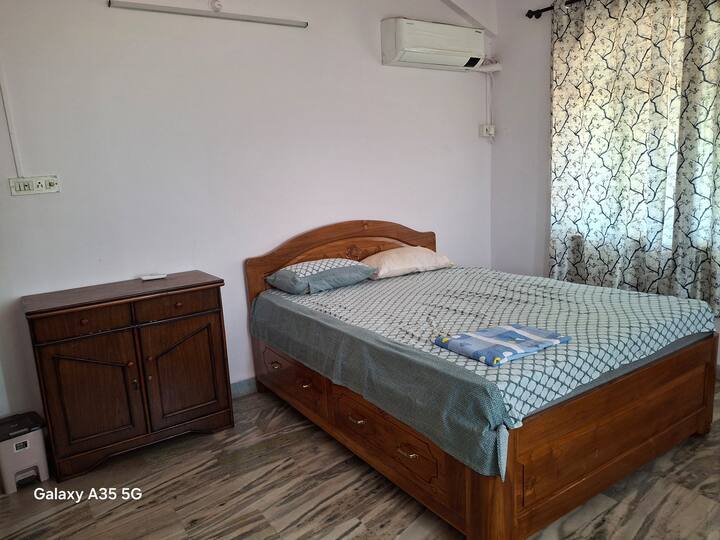 Bedroom 3 image 1