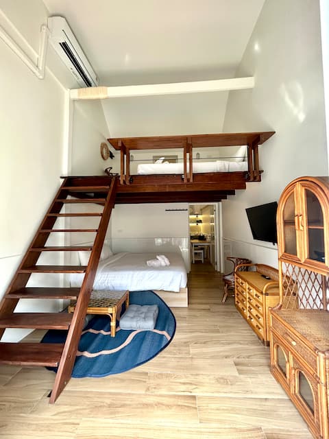 Hibiscus-Charming Loft-Old Town