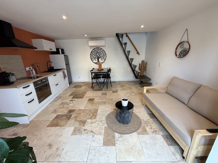 Studio En Duplex / Proche Aéroport - Saint-Laurent-de-Mure