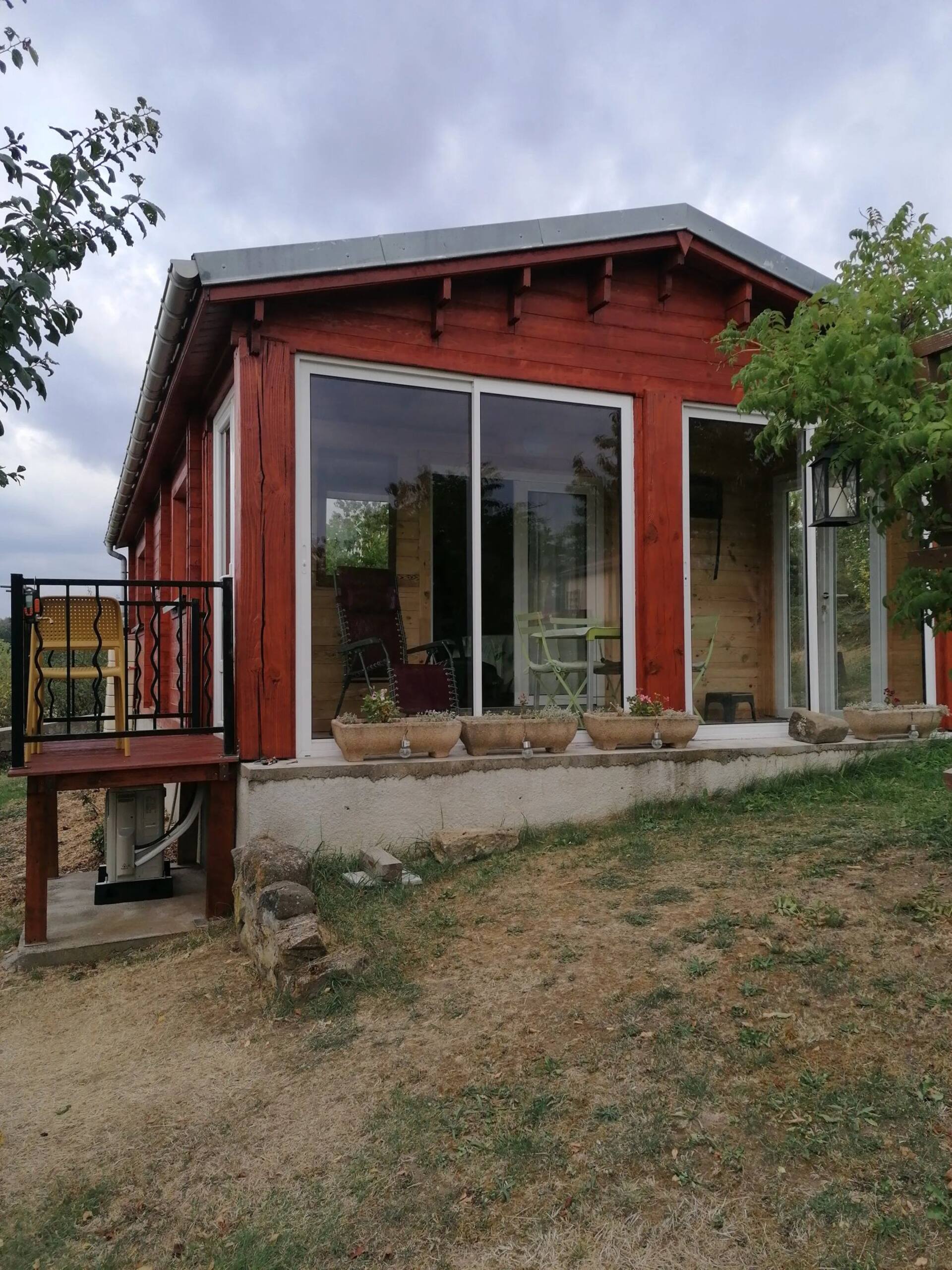 Chalet accueillant à Égliseneuve-des-Liards avec jardin — photo 4