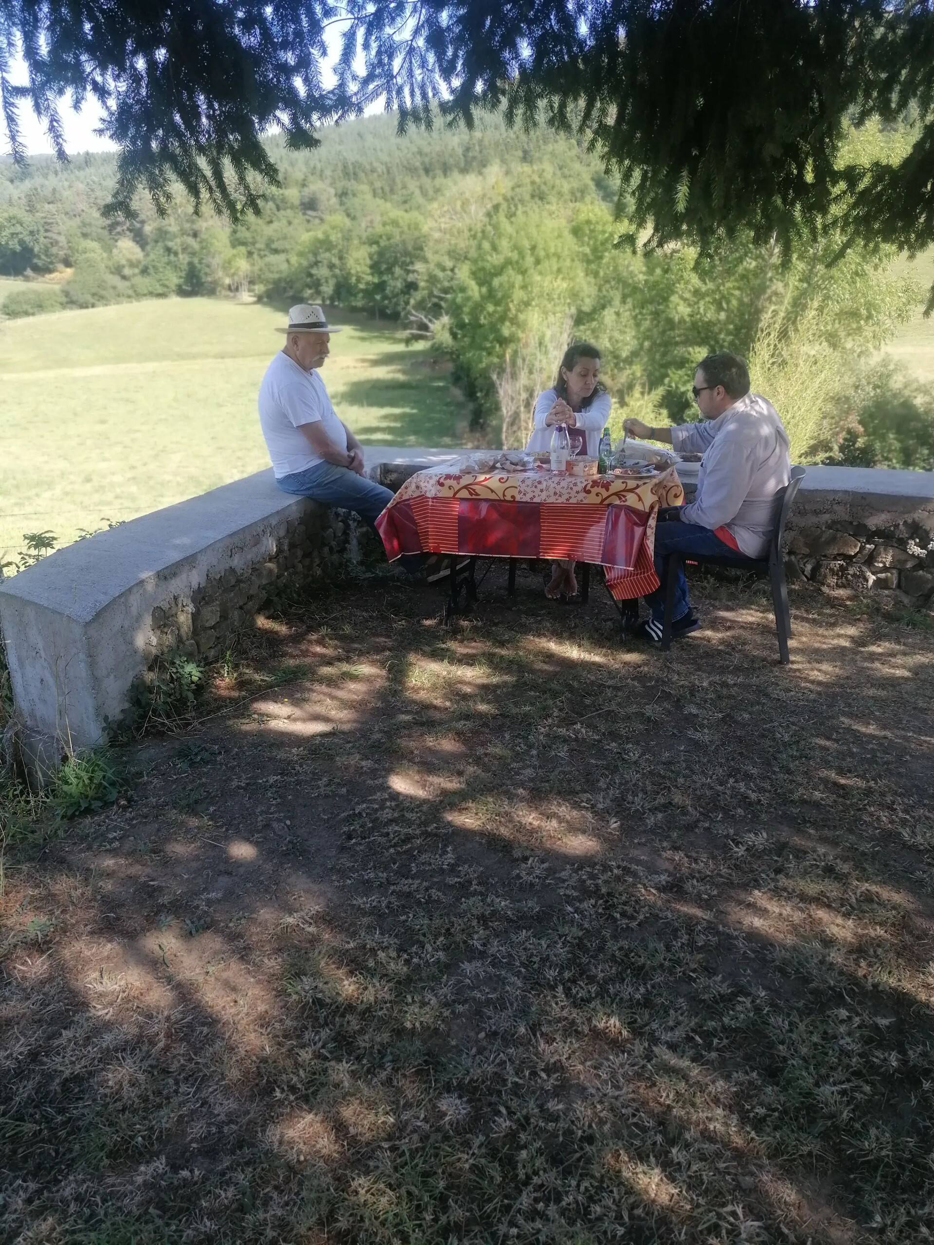 Chalet accueillant à Égliseneuve-des-Liards avec jardin — photo 2