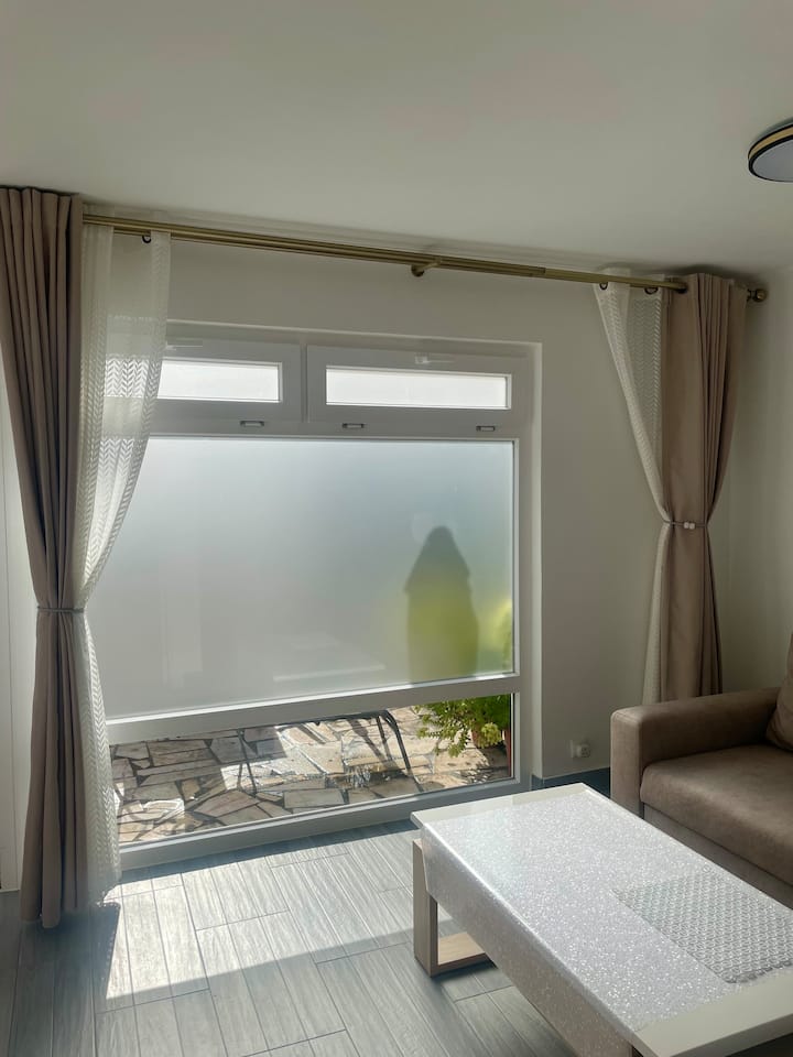 A Peaceful Nest With Yard - 이스토릴