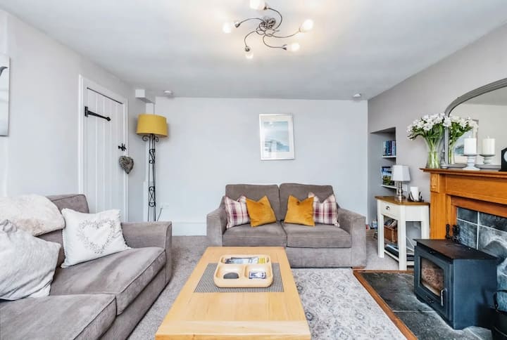 Cosy Highland Cottage Stay - Loch Ness