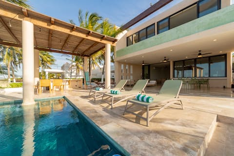 Luxury oceanfront property in Chicxulub, Pto.