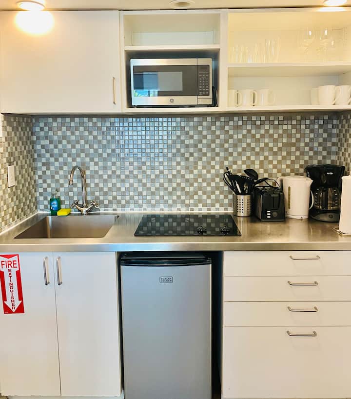South Beach 2br • Steps To Beach • Best Location - Miami Beach, FL