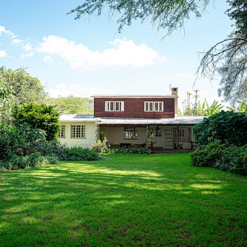 Stylish lakeview home with workspace & pool