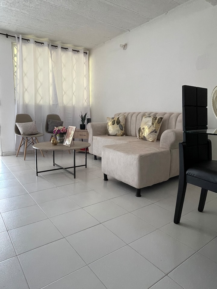 Cerca Del Aeropuerto, Terminal Y C.c Mayales - Valledupar