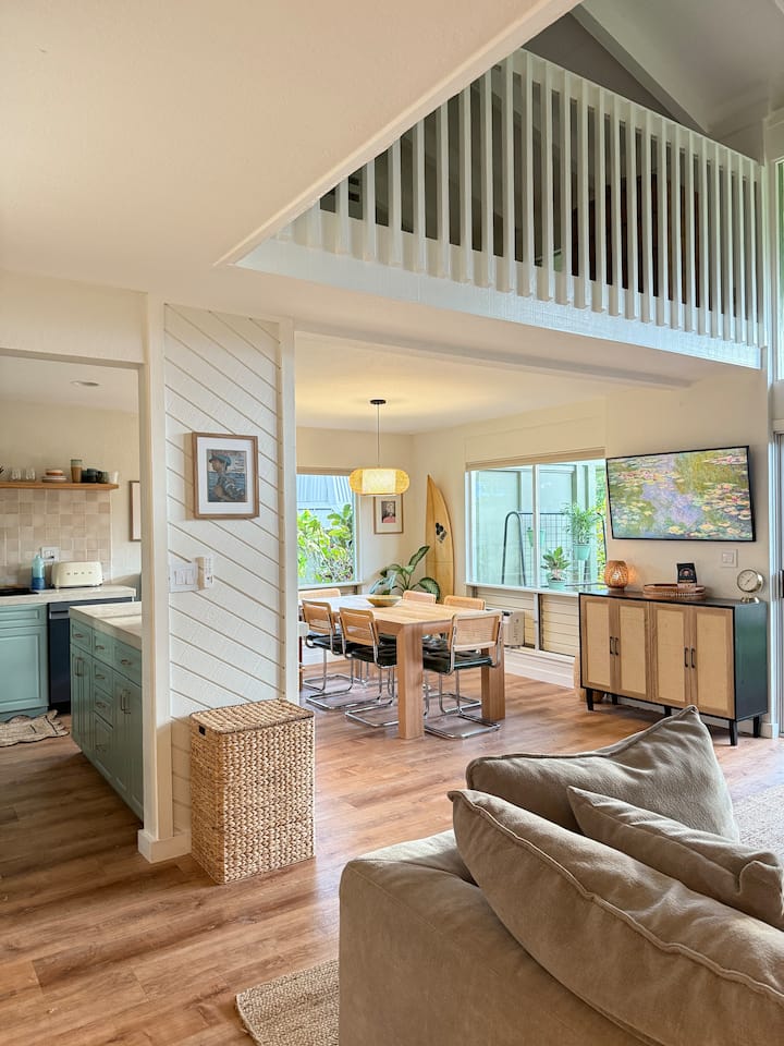 North Shore Family Home 
Sleeps 8, Kids’ Bunk Room - Hawaii