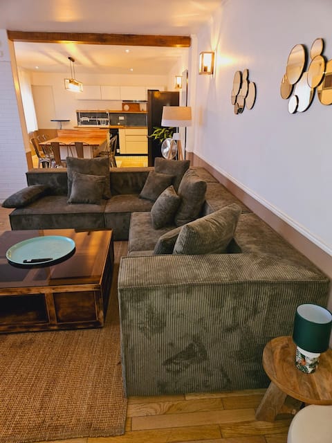 Large house with garden 15 min from Paris St Lazare