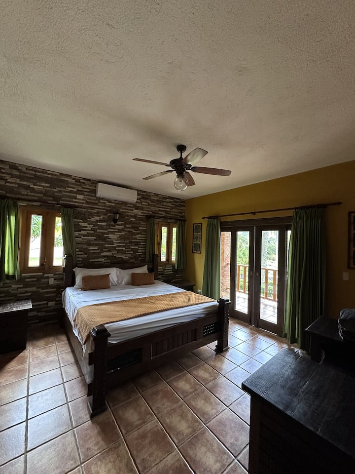 1 King bed, Air conditioning, Bed linens, Hangers, Iron, Mountain View, Private Bathroom, Extra pillows and Blankets, Clothing Storage, WIFI, Balcony