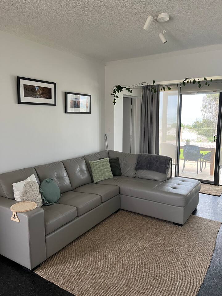 ‘Ahh … Serenity’
Absolute Beach Front - Port Adelaide