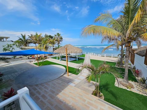 Unique in Ballenita with direct access to the sea