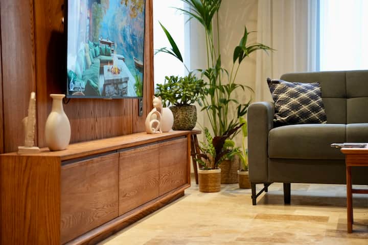 Un diseño moderno que combina entre calidad y comodidad utilizando materiales naturales que dan una sensación de naturaleza.