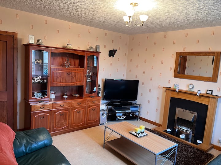 Spacious 2 Storey Farm House - Thurso