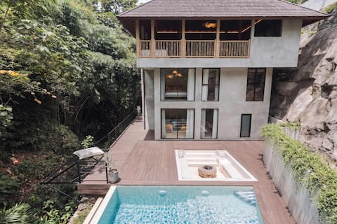 Jungle Villa, Brand New, Unique Art Design, Pool