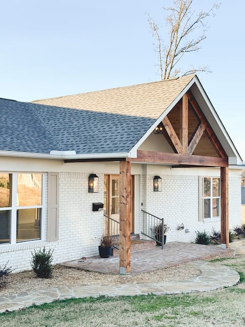 Spacious Home on the Lake