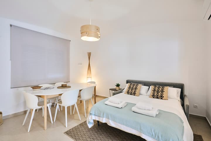 Spacious Family Home - Garden/ Min To The Beach - Santa Susanna