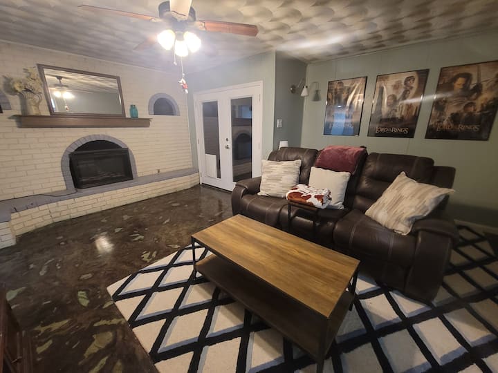 Tranquil Oasis In Oak Cliff - Dallas, TX