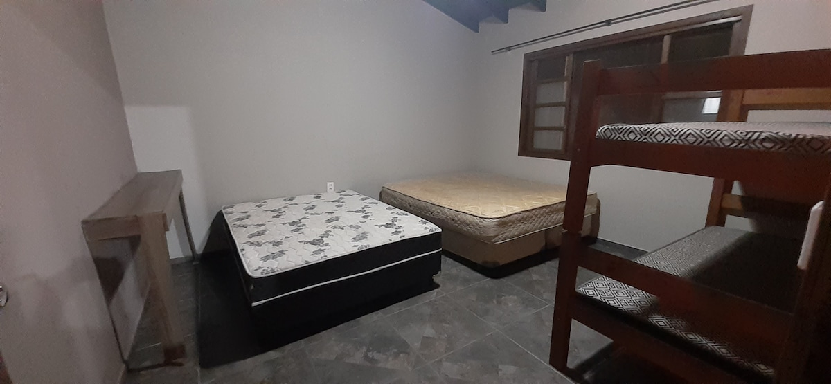 Izba v areáli edikuly 