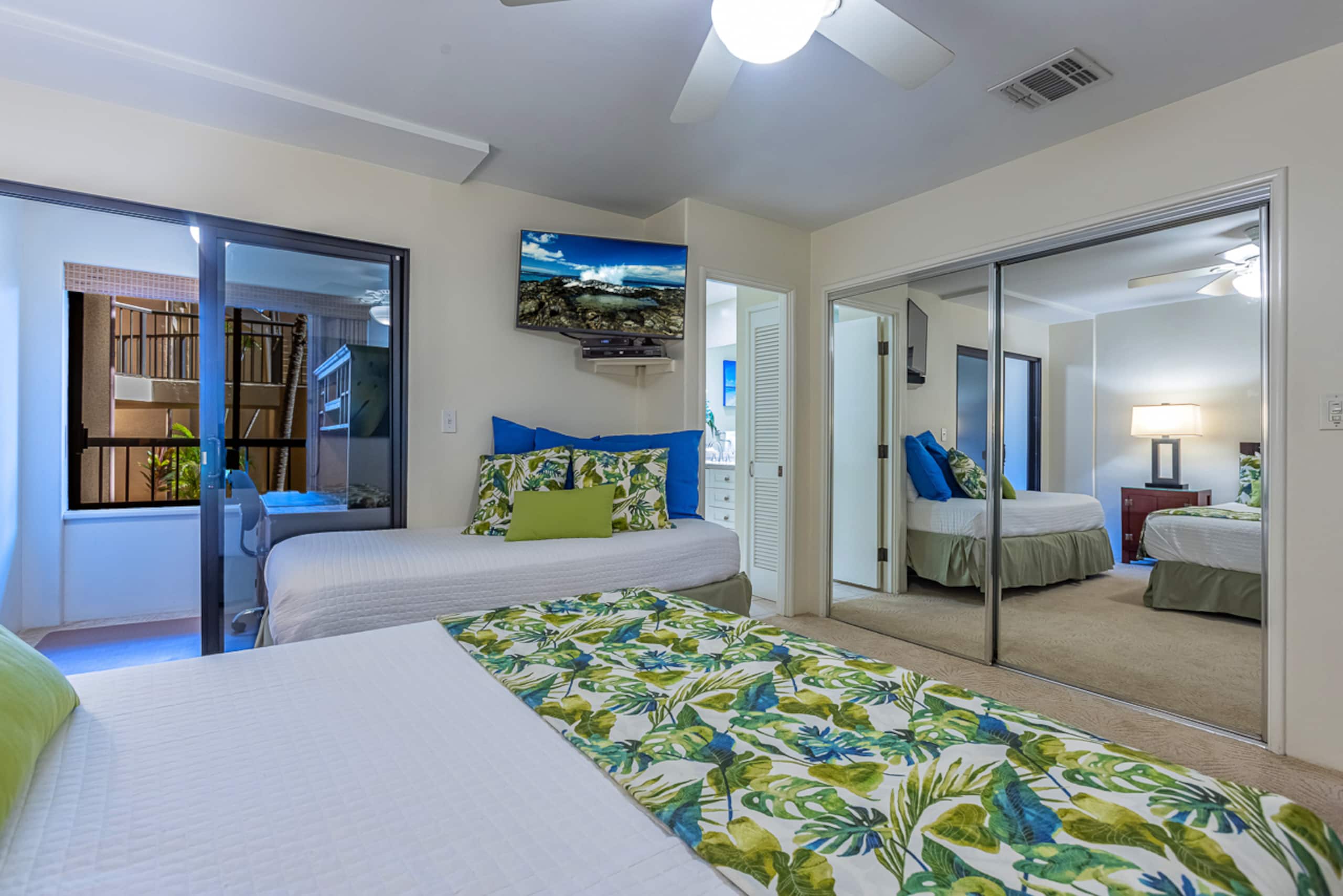 Condo in Lahaina · ★4.6 · 2 bedrooms · 3 beds · 2 baths - Image 27