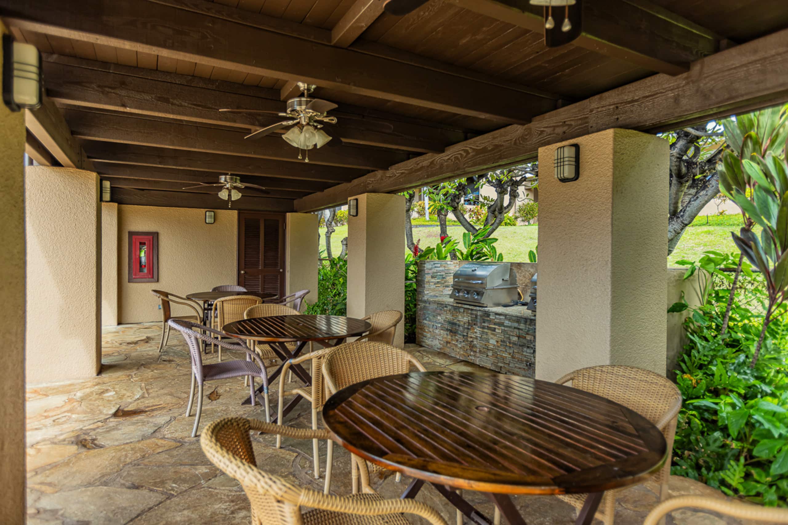 Condo in Lahaina · ★4.6 · 2 bedrooms · 3 beds · 2 baths - Image 53