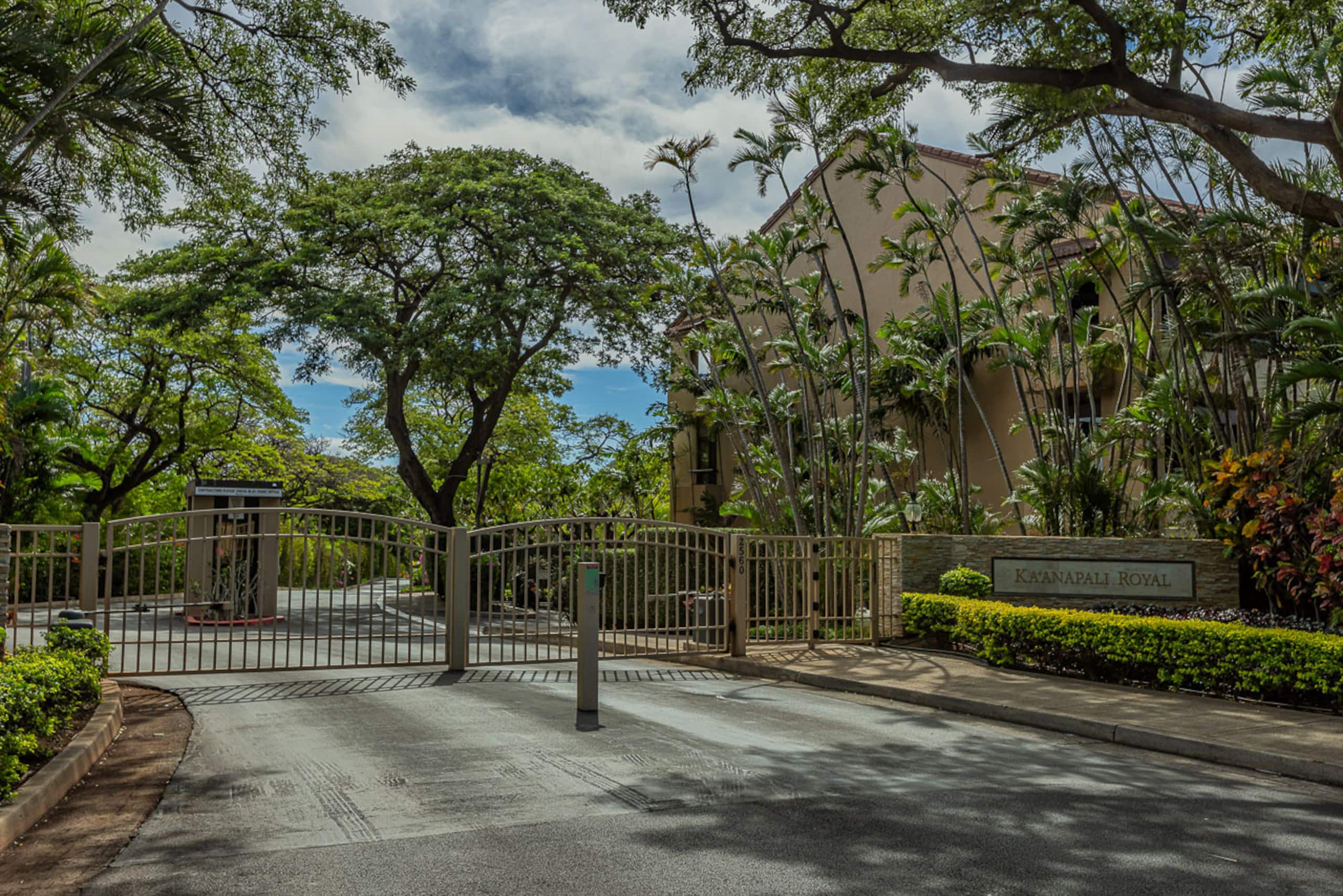 Condo in Lahaina · ★4.6 · 2 bedrooms · 3 beds · 2 baths - Image 54
