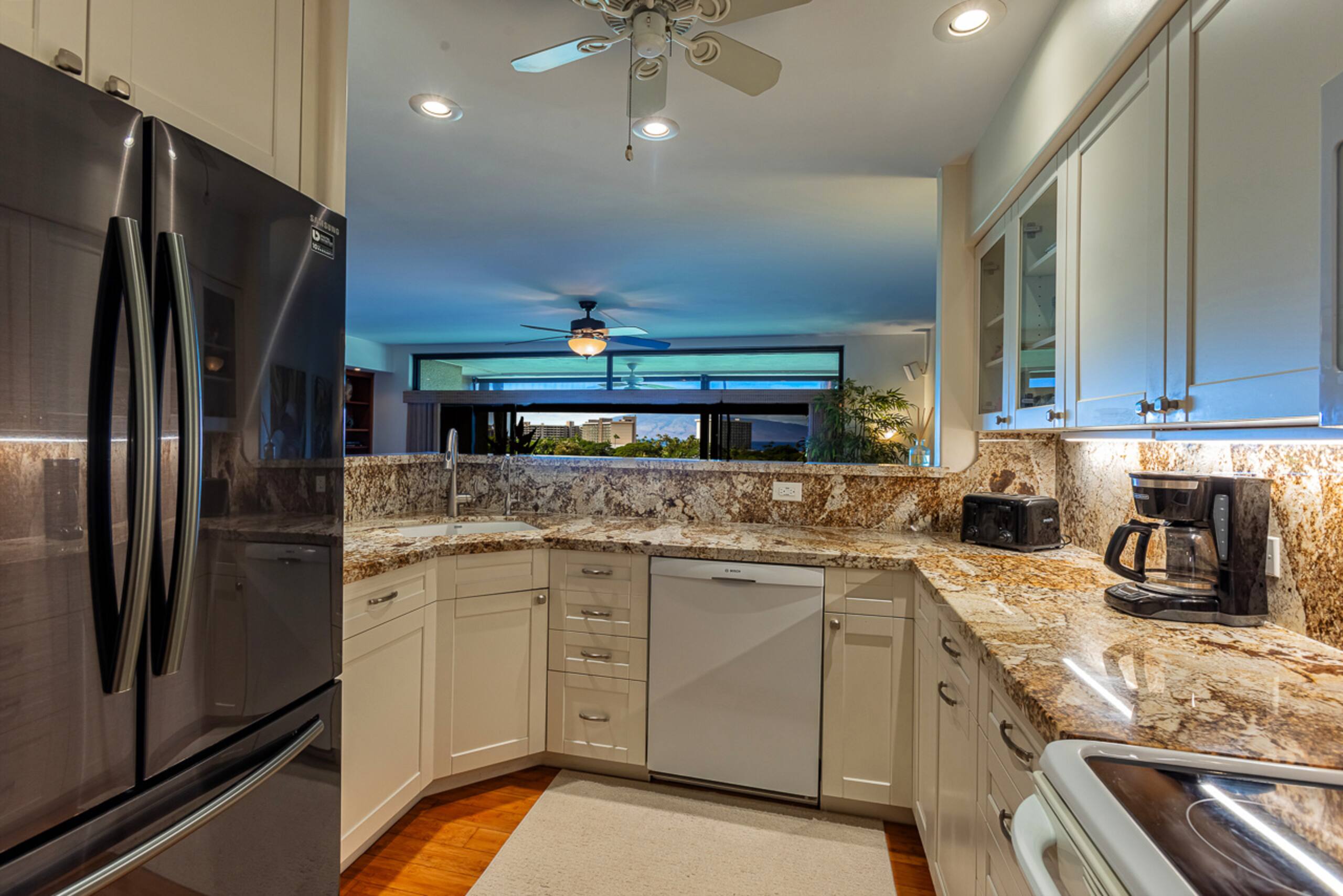 Condo in Lahaina · ★4.6 · 2 bedrooms · 3 beds · 2 baths - Image 10