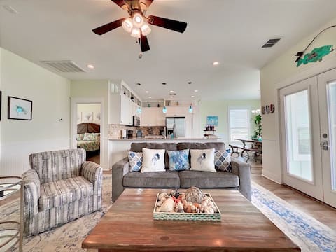 Popular Airbnb listing: Serenity on Salt Lake in Rockport