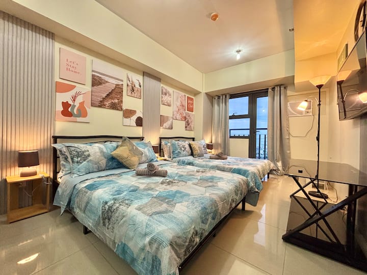 John's Corner 38th King Bed @Horizons 101 Balcony - Cebu