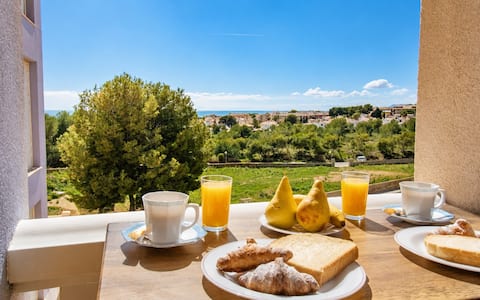 Mediterranean Oasis - Pet Friendly - WIFI