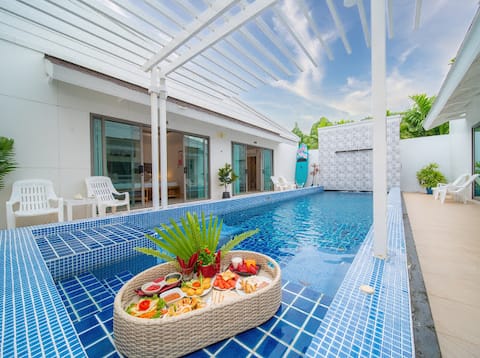 4 Bedroom Seaside Vacation Villa No. 5 in Phuket/Free Maid/Free Butler/Private Chef/Floating Breakfa