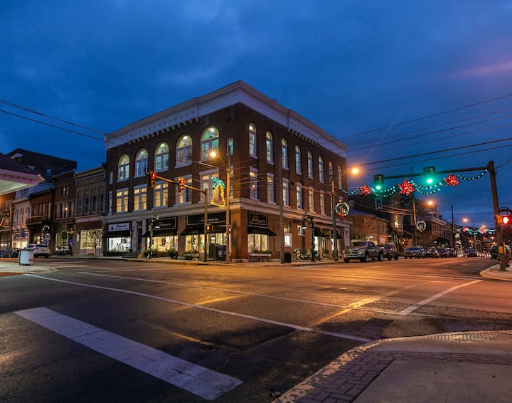 Historic Ridenour Building - 7 Brs - Bedford, PA