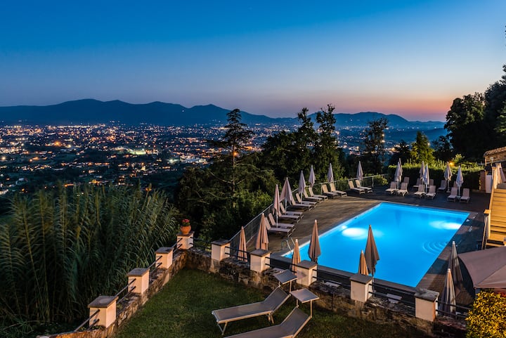 Luxury Apartment With View In Historic Villa - Versilia
