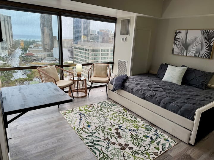 Ocean View Studio Wi-fi/pool/gym Apt 1 - Honolulu, HI