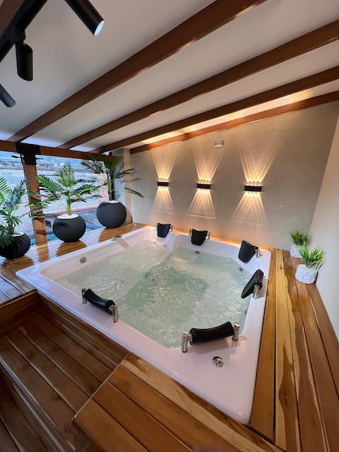 Luxury Private Jacuzzi/AC/near Medellin
