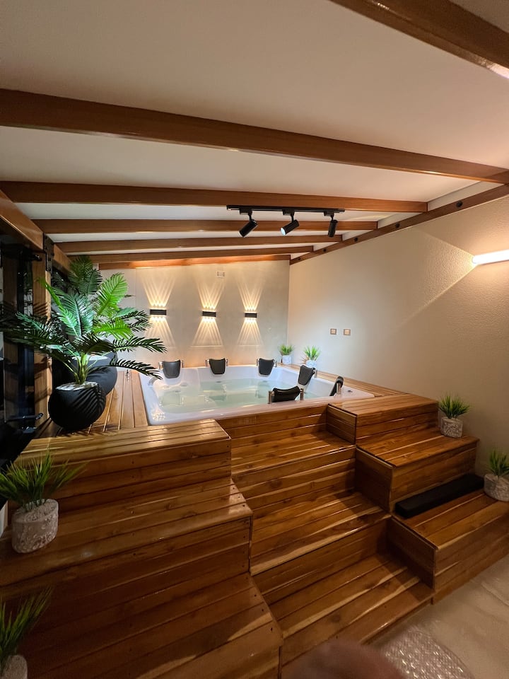 Luxury Private Jacuzzi/AC/near Medellin
