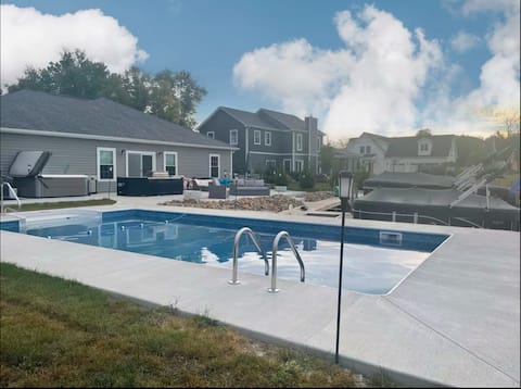 Lakefront Shome |Heated Pool +Hot Tub +Boat Rental