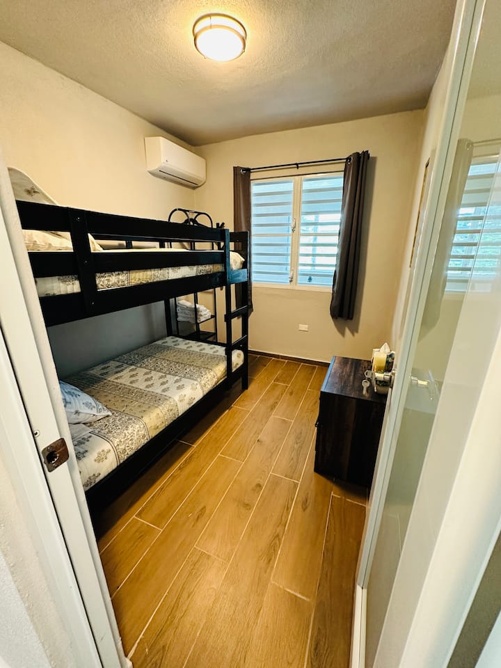 Les enfants adorent dormir dans ces lits superposés