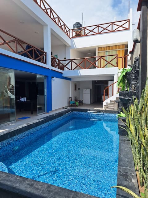 Spacious house with large pool Punta Negra