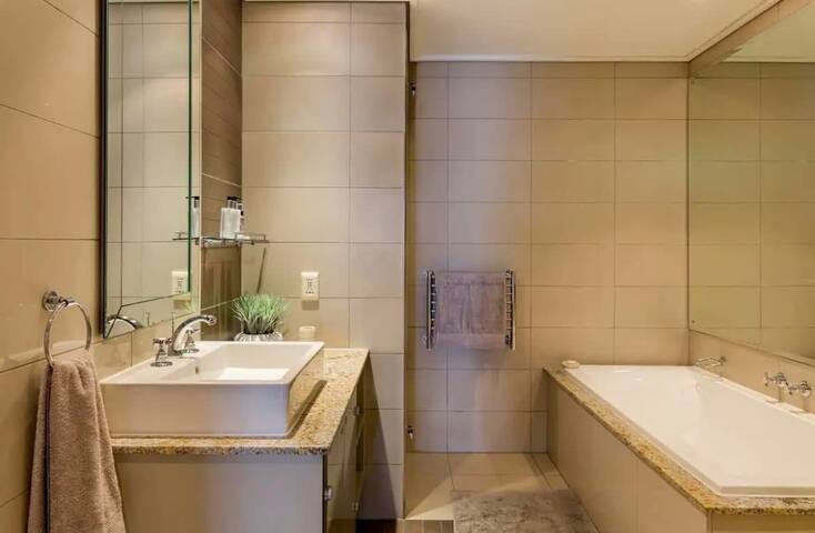 Greenpoint Gem | 2 Bedroom apartment gallery image 4