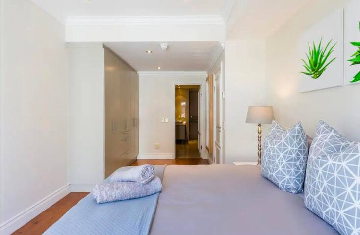 Greenpoint Gem | 2 Bedroom apartment gallery image 3