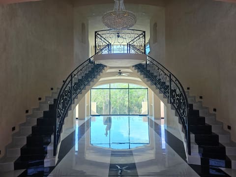 Luxury 6 room villa- w/ breakfast & transportation