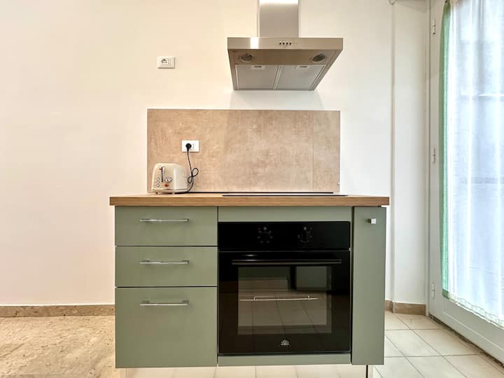 Central• 2 Bedrooms• 300m To Metro A• Near Vatican - Vatican City