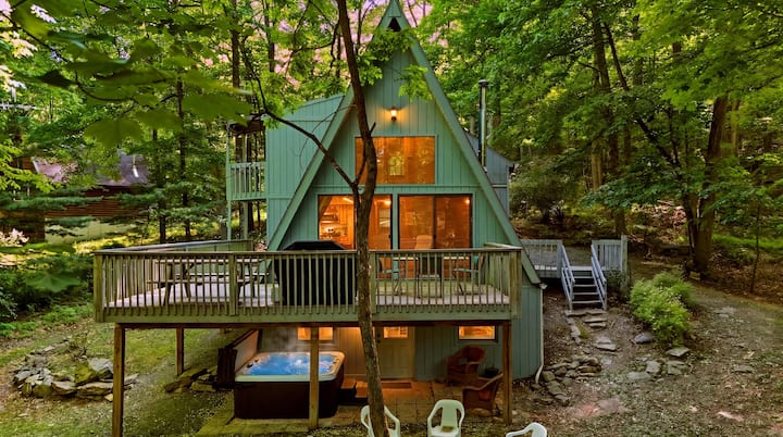 Lost Pines- Hot Tub Coming Soon | Pet Friendly | F - Berkeley Springs, WV