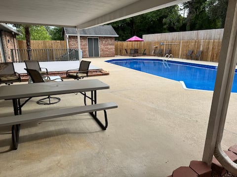 PrivatePool/Oasis/WholeHouse/nearBeachesDestinFWB
